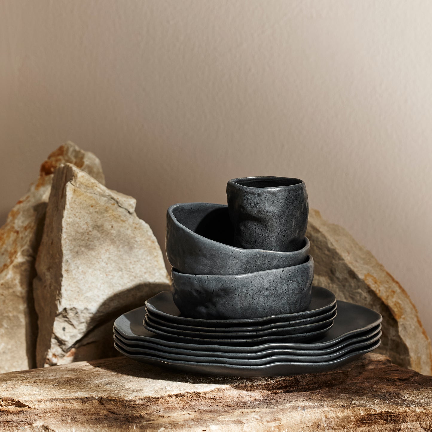 ATIK CHARCOAL BLACK SPECKLED DINING SET