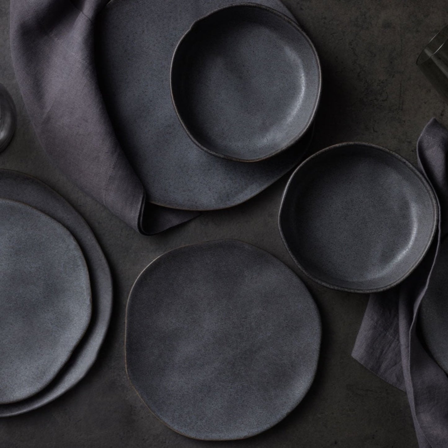HEKONDA GRAY DINING SET