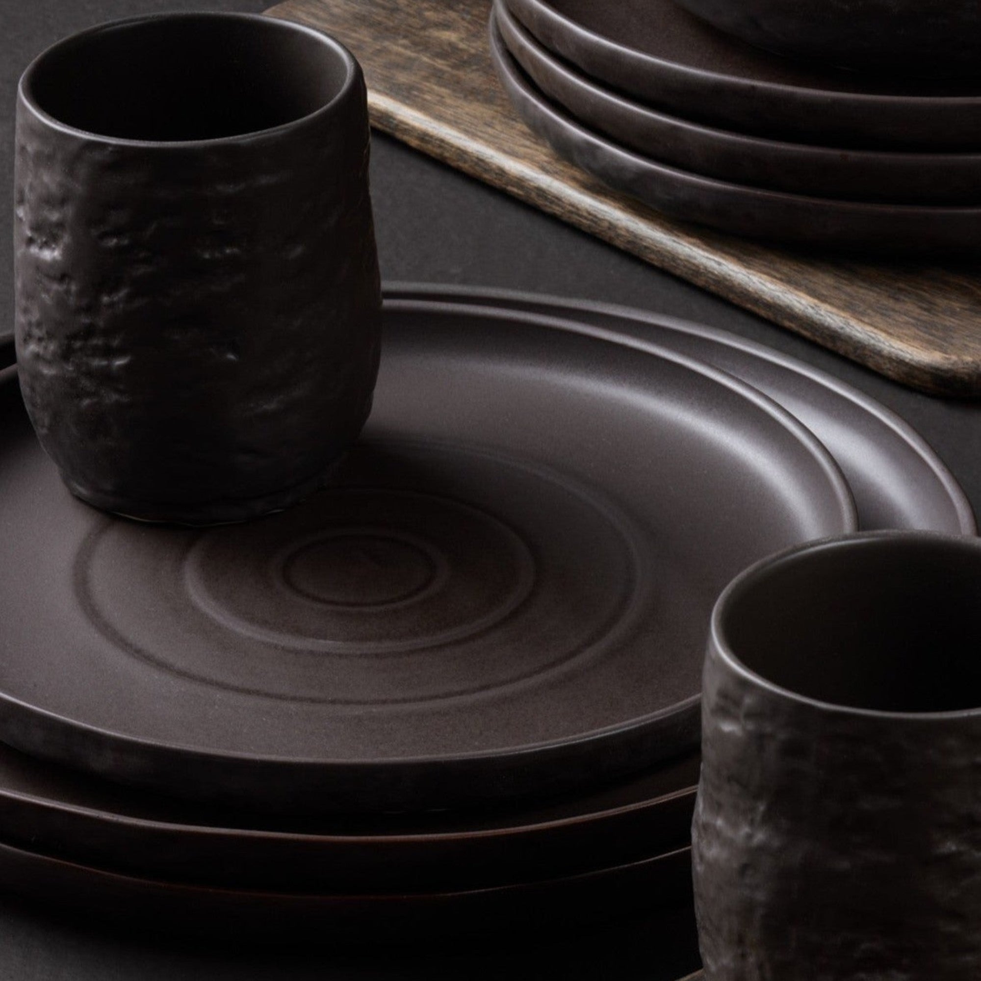 Black stoneware outlet dinner set